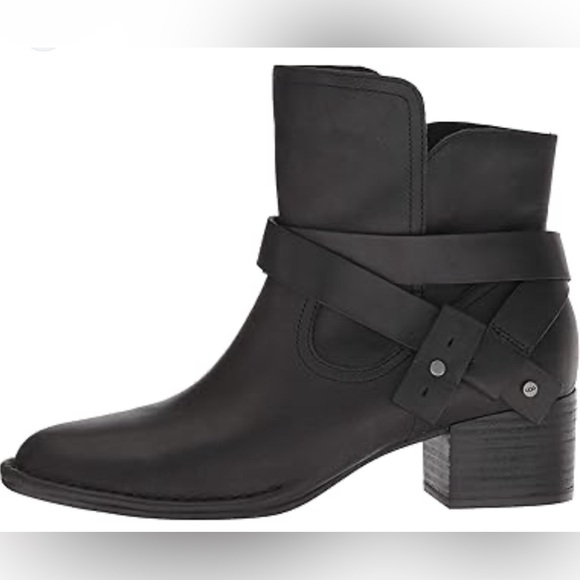 UGG Shoes - UGG womens Elysian leather black ankle heel boots size 6.5
